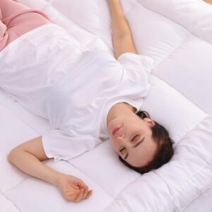 Alivio Soft & Fluffy Microfiber King Size Mattress Topper - Extra Thick Quilted Cover for Ultimate Comfort (White)